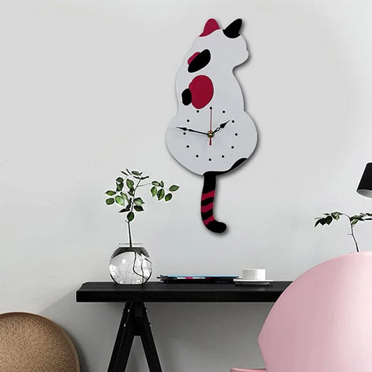 NordicTail™ | Wall clock cat waddling