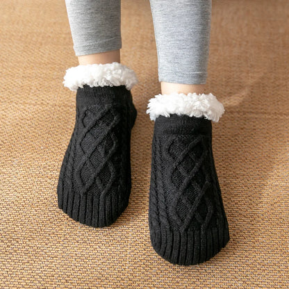 Pantuflas cálidas de felpa para invierno. 