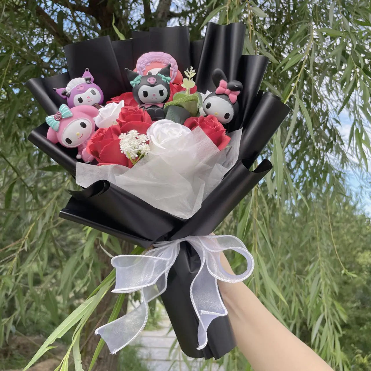 Hello Kitty Cat Dolls with Artificial Flowers